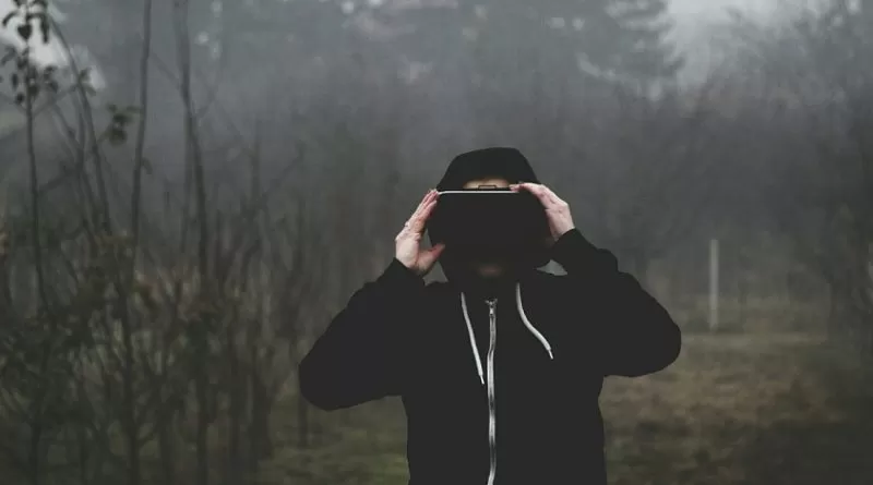 virtual reality goggles men